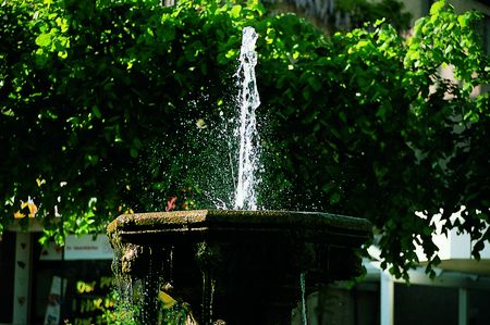 Kump met fontein