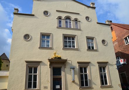 Warburg Hirsch Apotheek