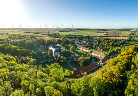 Luchtfoto van het klooster Dalheim in de vakantieregio Teutoburgerwoud in Duitsland