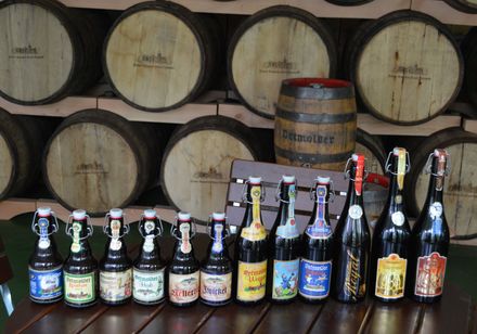 Flessen en vaten uit de Strate privébrouwerij