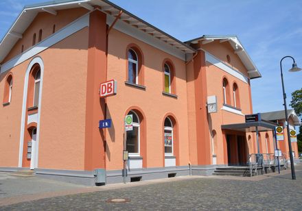 Het stationsgebouw in Marsberg